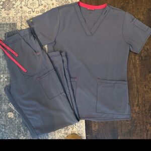 Gray Carhartt Scrub Set with Pink Accents size small